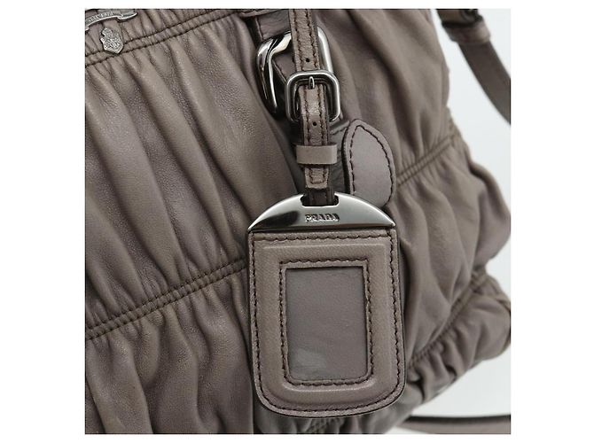 PRADA Geraffte Handtasche aus Leder 2-Wege Grau Silber Auth 178080A Braun - Ansicht 21