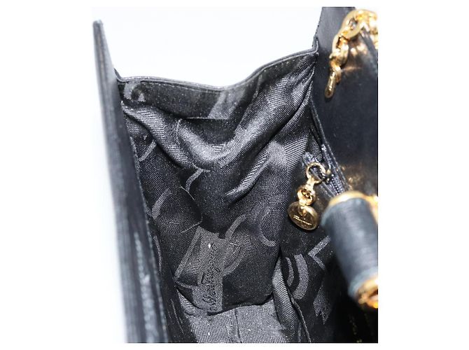 Borsa a spalla con catena Salvatore Ferragamo in pelle nera e oro Auth 177335A Nero D'oro - vista 18