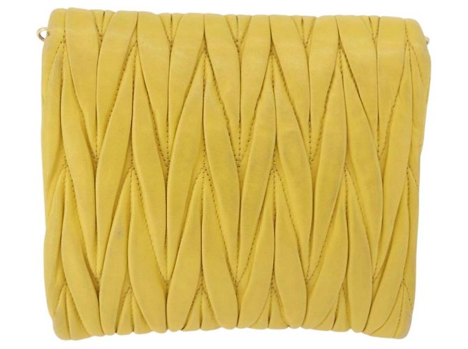 Bolso de hombro de cuero Matelassé Miu Miu con cadena, dorado amarillo, Auth 178934A - vista 2