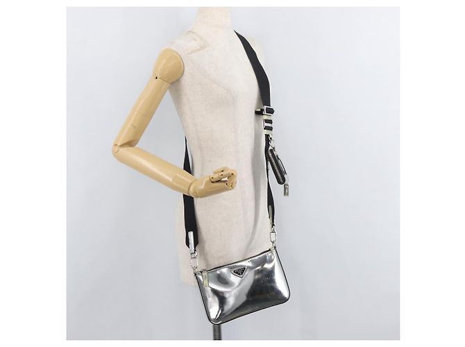 Borsa a Spalla PRADA Pelle Verniciata Argento Auth 177333A - vista 25