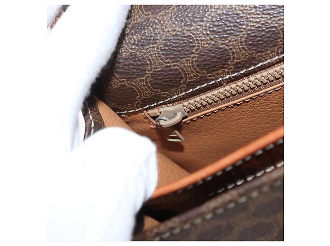 Céline CELINE Macadam Canvas Schultertasche aus PVC-Leder Braun Gold Auth 177673A Golden - Ansicht 23