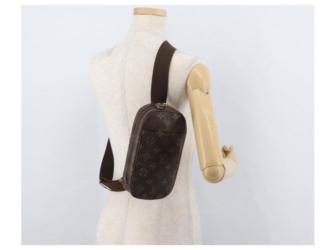 LOUIS VUITTON Monograma Pochette Gange Bolsa de Hombro M51870 LV Auth 179046 - vista 21