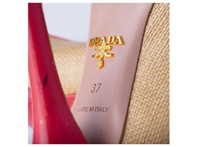 Prada Peeptoe-Pumps aus Raphia und Lackleder Beige - Ansicht 7