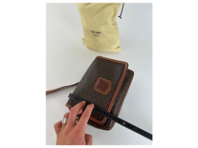 Céline Borsa a tracolla in tela Macadam vintage Celine marrone scuro - vista 10