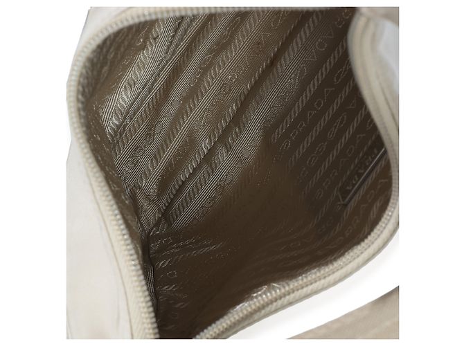 Borsa Mini Re-Edition 2000 in Re-Nylon Beige di Prada - vista 5