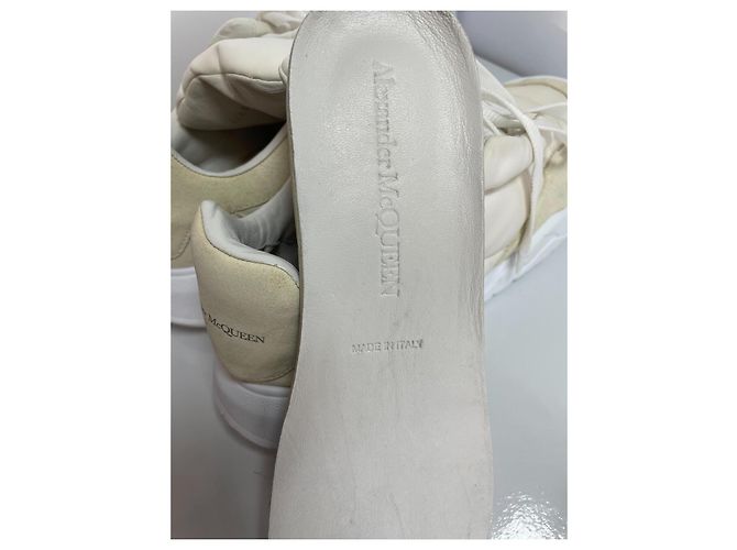Alexander McQueen Sneakers Puffy in suede - Beige - vista 15