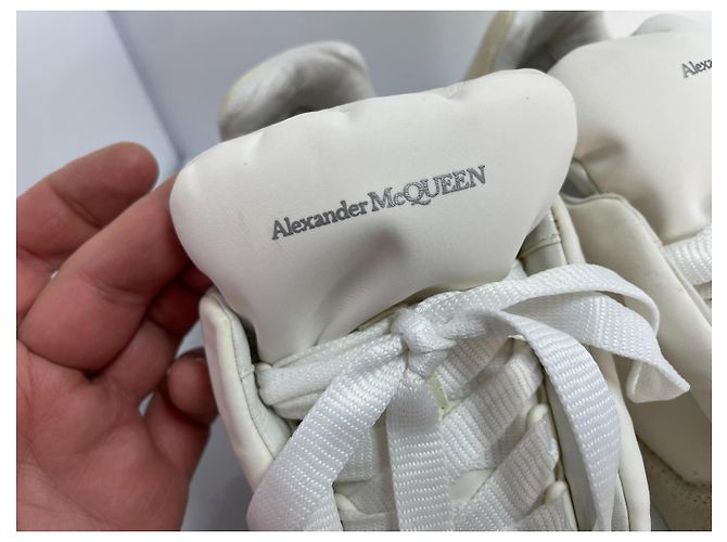 Alexander McQueen Sneakers Puffy in suede - Beige - vista 5