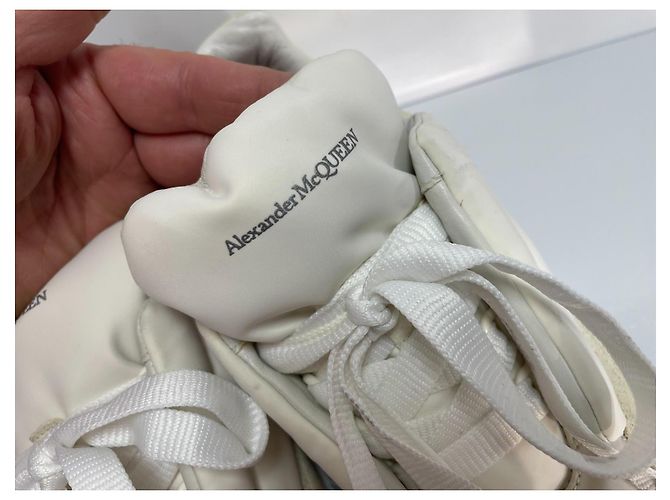 Alexander McQueen Sneakers Puffy in suede - Beige - vista 6