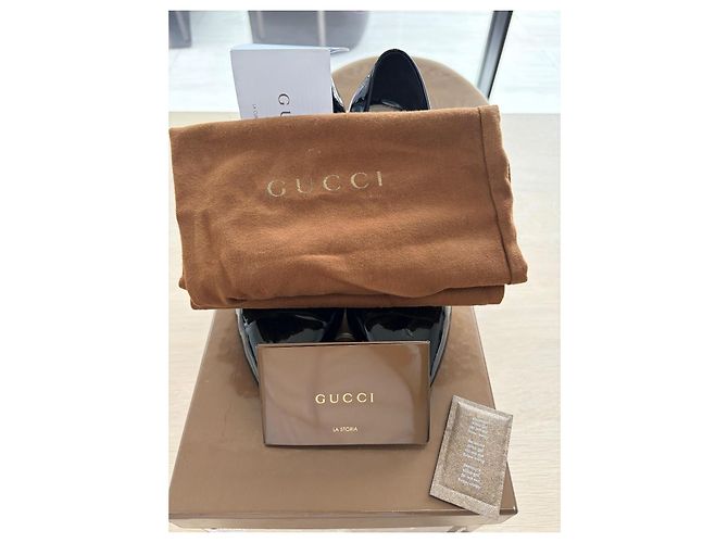 Décolleté Classiche Gucci Pelle Verniciata Nera Nero - vista 2