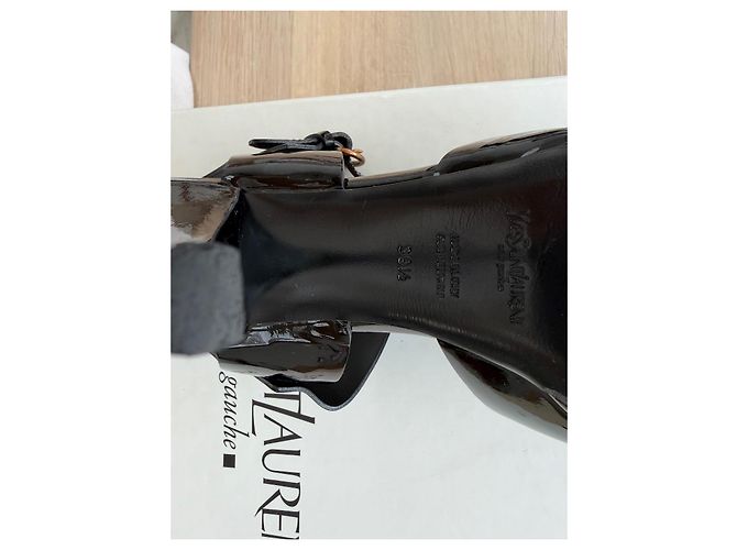 Sandali Saint Laurent Enkel in pelle verniciata nera Nero - vista 9