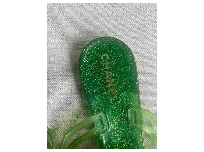 Infradito Chanel Camélia Verde Glitter - vista 3