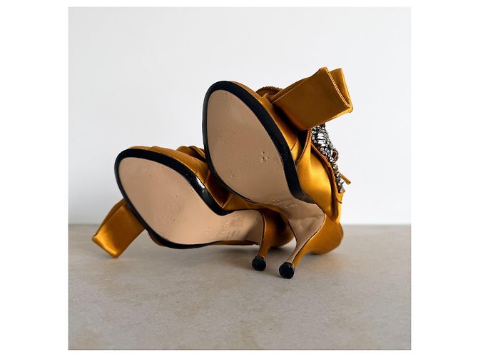 Sabot No 21 in raso di seta con gioielli Runway 2015 Senape - vista 8