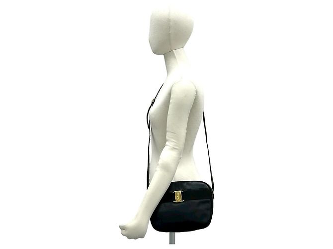Borsa a Spalla in Pelle Vara Ribbon di Salvatore Ferragamo - vista 2