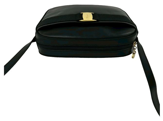 Borsa a Spalla in Pelle Vara Ribbon di Salvatore Ferragamo - vista 4