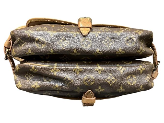 Borsa a Spalla Saumur 30 di Louis Vuitton Marrone Monogramma - vista 3