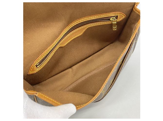 Borsa a Spalla Gibeciere PM Monogramma Louis Vuitton Marrone - vista 4