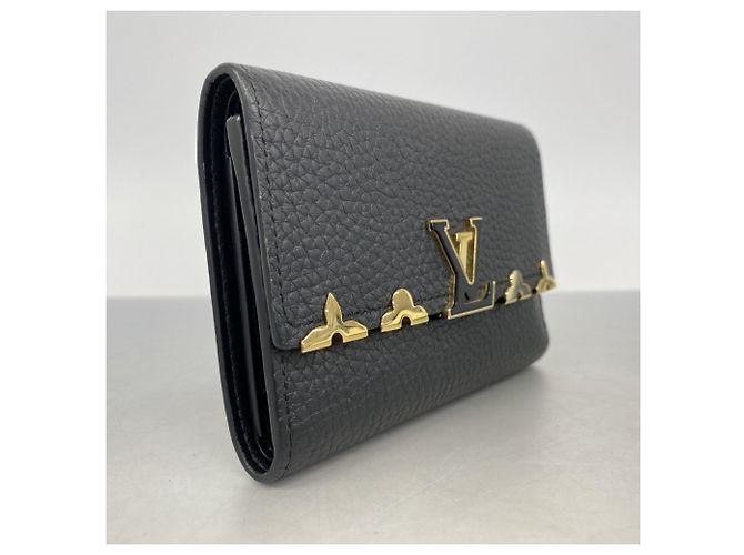 Capucines Portafoglio pieghevole Louis Vuitton in Noir Nero - vista 2