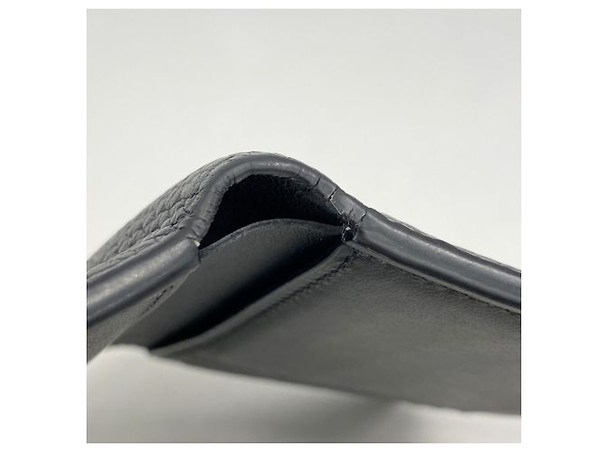 Capucines Portafoglio pieghevole Louis Vuitton in Noir Nero - vista 5