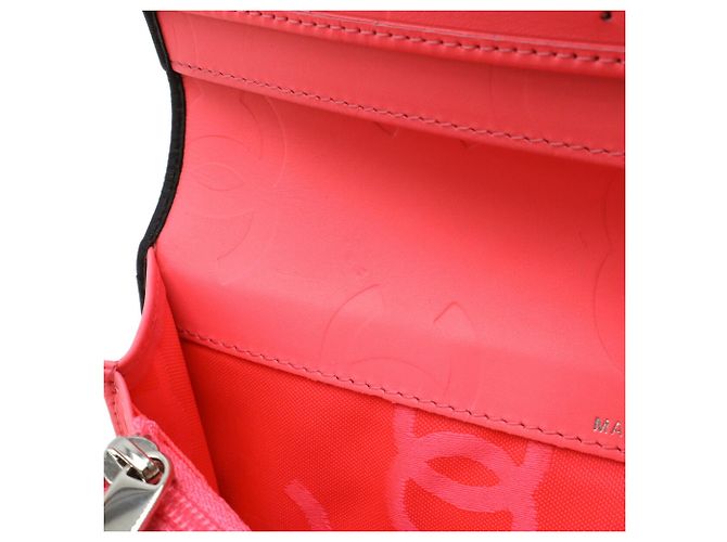 CHANEL Cartera Larga Bi-fold de Cuero Cambon con Marca Coco Negro Rosa Blanco - vista 8