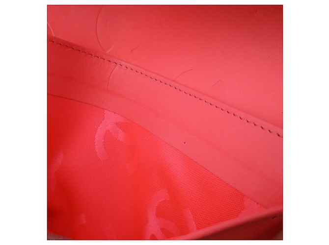 CHANEL Cartera Larga Bi-fold de Cuero Cambon con Marca Coco Negro Rosa Blanco - vista 9