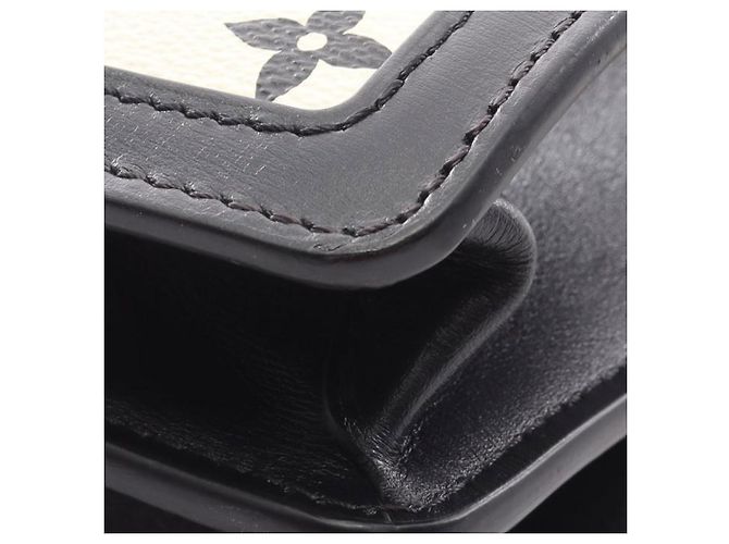 Louis Vuitton Monogramma Bianco Game On Dauphine MM - vista 6