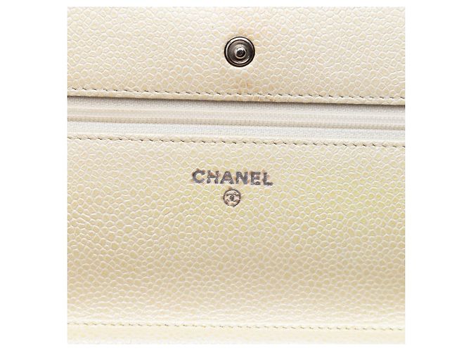 Wallet On Chain Cartera en caviar acolchado amarillo CC de Chanel con cadena - vista 5