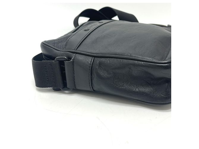 Borsa a tracolla Pochette Danube PM Monogram Shadow di Louis Vuitton Nero - vista 10