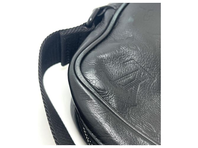Borsa a tracolla Pochette Danube PM Monogram Shadow di Louis Vuitton Nero - vista 18