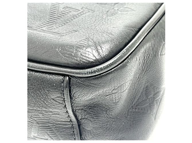 Borsa a tracolla Pochette Danube PM Monogram Shadow di Louis Vuitton Nero - vista 6