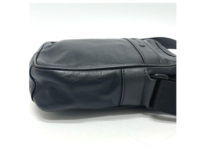 Borsa a tracolla Pochette Danube PM Monogram Shadow di Louis Vuitton Nero - vista 9
