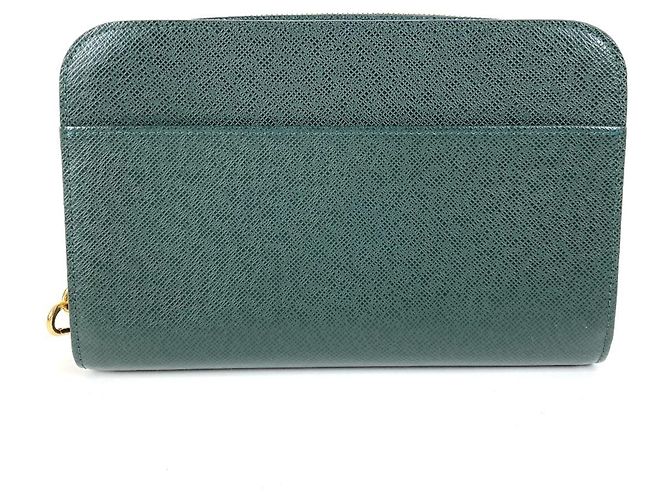 Pochette a mano Louis Vuitton Taiga Baikal Cachi - vista 12
