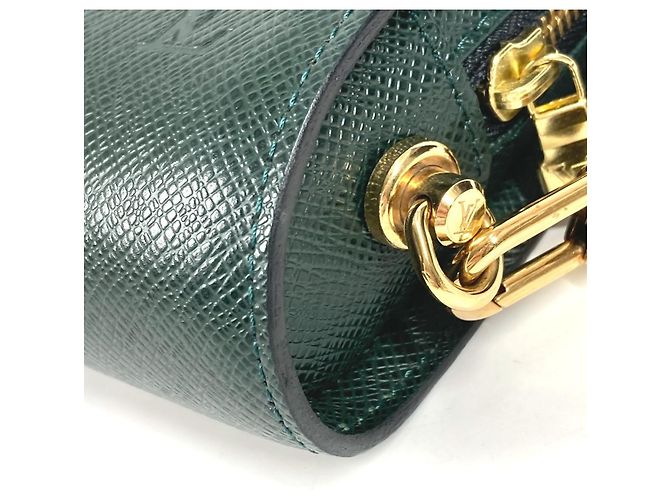 Pochette a mano Louis Vuitton Taiga Baikal Cachi - vista 16