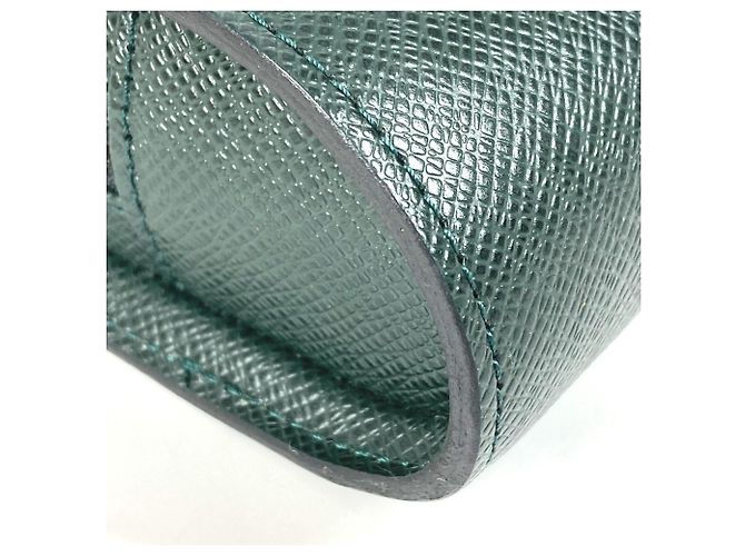 Pochette a mano Louis Vuitton Taiga Baikal Cachi - vista 17