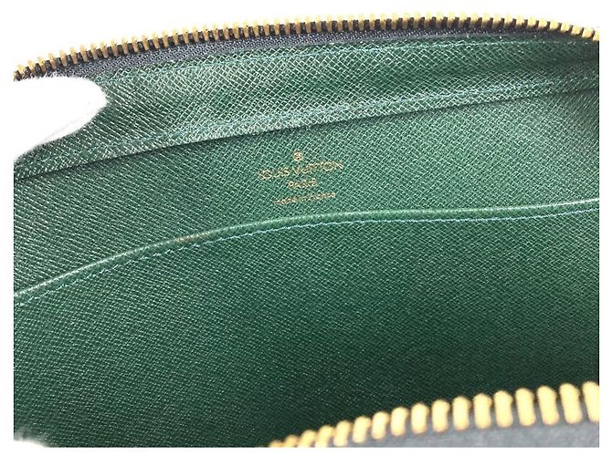 Pochette a mano Louis Vuitton Taiga Baikal Cachi - vista 6