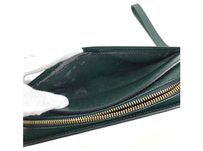 Pochette a mano Louis Vuitton Taiga Baikal Cachi - vista 9