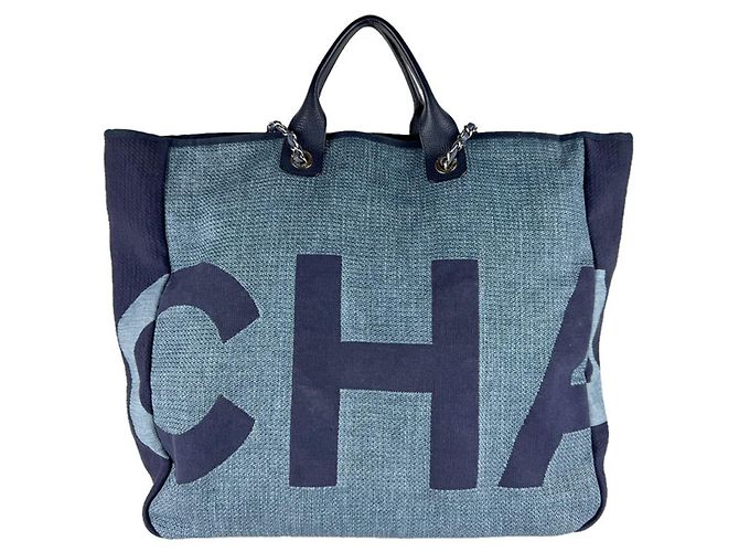Sac à main et à épaule large bleu Chanel - vue 3