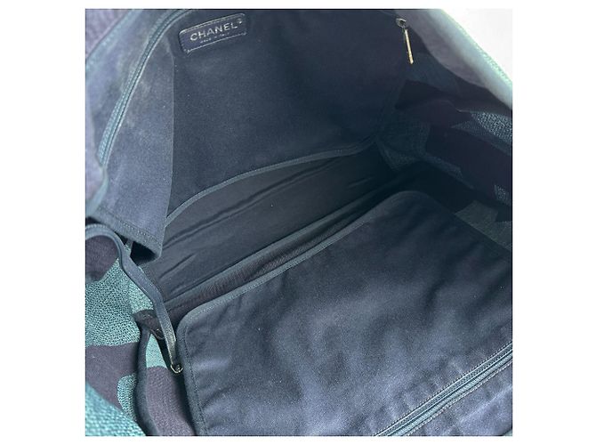 Sac à main et à épaule large bleu Chanel - vue 5