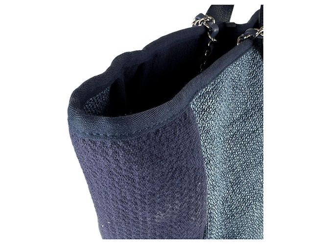 Sac à main et à épaule large bleu Chanel - vue 6