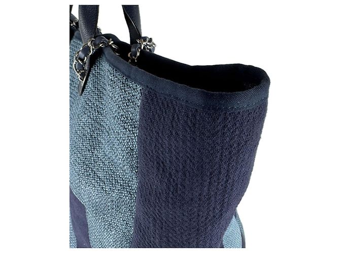 Sac à main et à épaule large bleu Chanel - vue 7