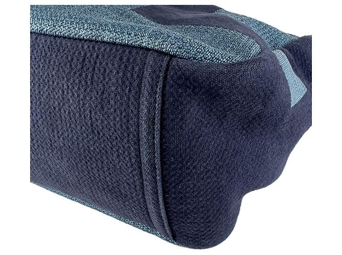Sac à main et à épaule large bleu Chanel - vue 9