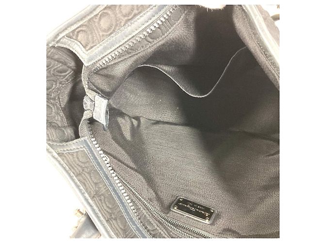 Borsa a Spalla con Logo Gancini di Salvatore Ferragamo Nero - vista 14