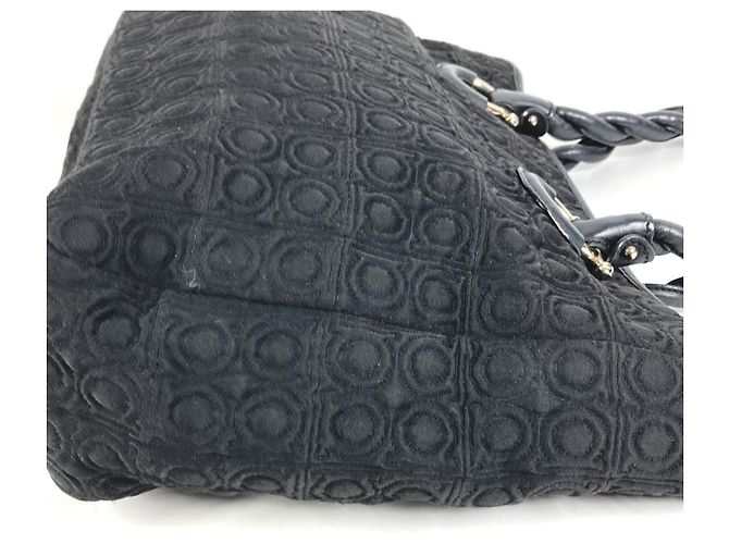 Borsa a Spalla con Logo Gancini di Salvatore Ferragamo Nero - vista 7