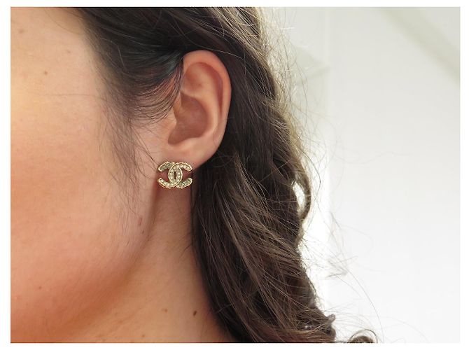 ORECCHINI CHANEL LOGO CC STRASS IN METALLO DORATO 2014 D'oro - vista 8