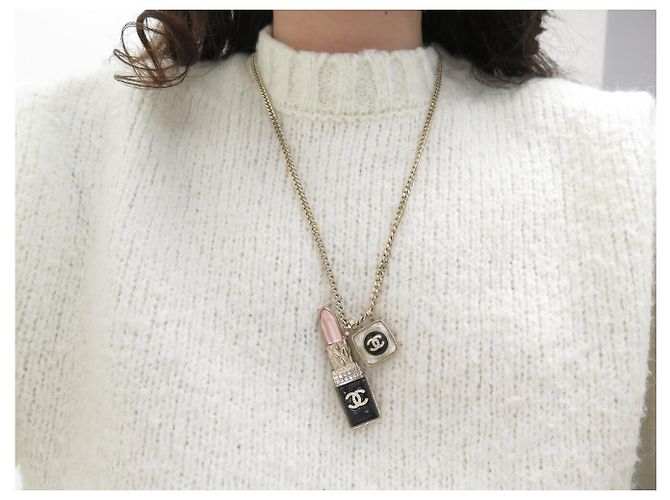 NUEVO COLLAR CHANEL PENDIENTES LOGO CC LABIAL ROJO AB7670 2022 COLLAR Dorado - vista 8