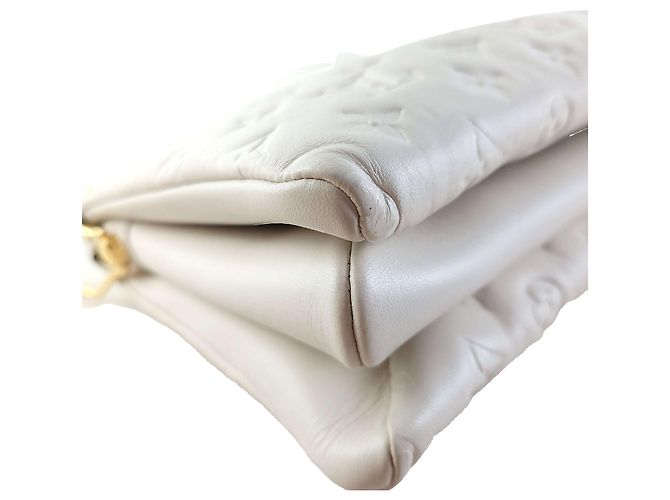 Louis Vuitton Lammleder Monogram Coussin Schultertasche Weiß - Ansicht 5