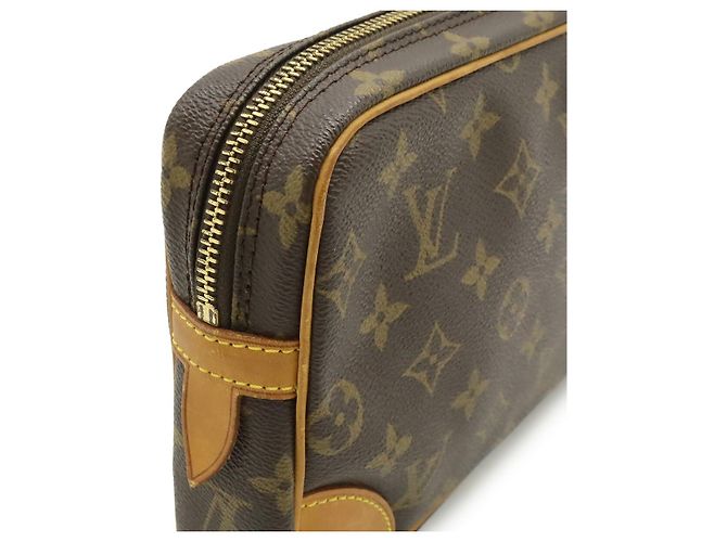 Clutch Dragonne Marly Monogram Louis Vuitton Marrone - vista 4