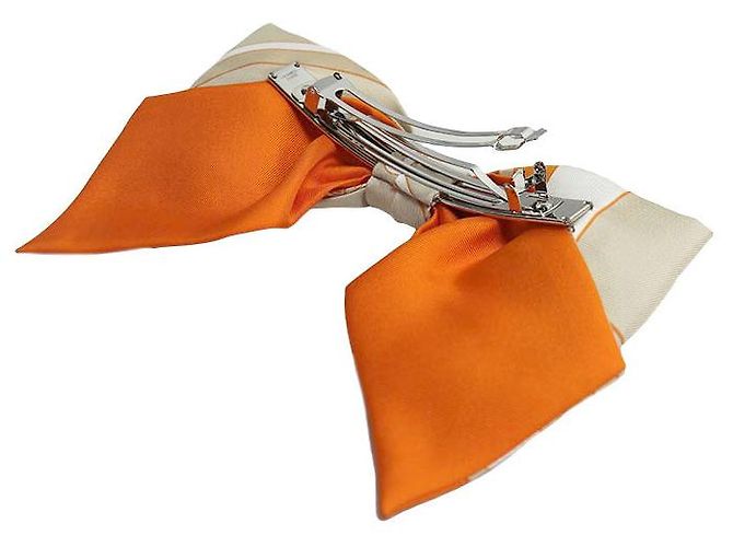 Hermès Barrette in seta Hermes Grenelle GM Beige - vista 3