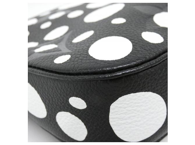 Borsa a spalla Multi Pochette Accessoires in Monogram Empreinte Louis Vuitton Nero - vista 3