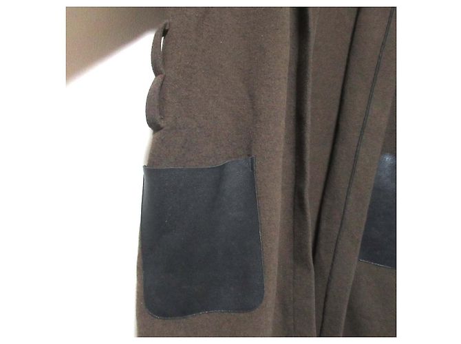 Autre Marque Langer Melton-Mantel aus Ziegenleder ATON Schwarz Grün Khaki - Ansicht 4