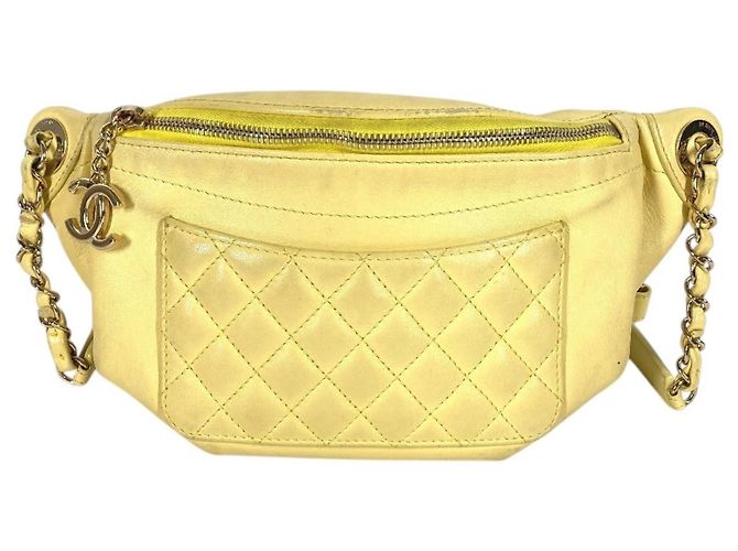 Bolsa sling matelassé amarela Chanel Amarelo - vista 2
